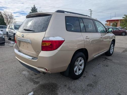 2010 Toyota Highlander SE