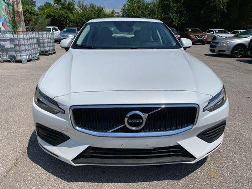 2020 Volvo S60 T5 Momentum