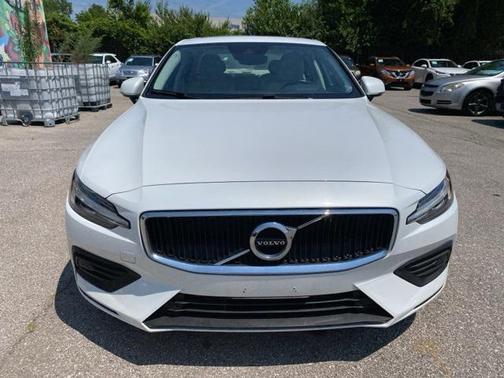 2020 Volvo S60 T5 Momentum