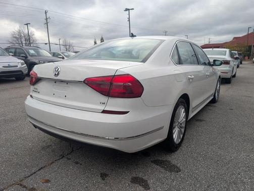 2016 Volkswagen Passat 1.8T SE