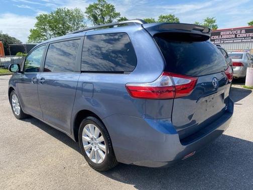 2015 Toyota Sienna LE