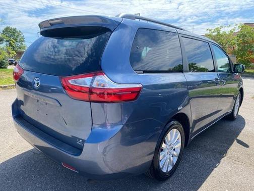 2015 Toyota Sienna LE