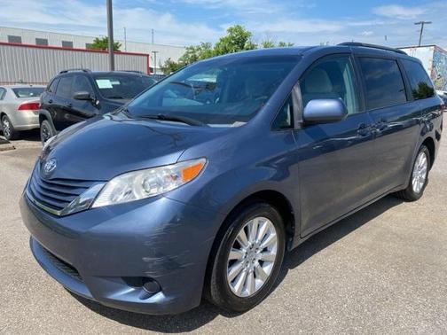 2015 Toyota Sienna LE