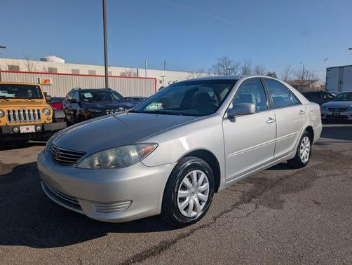 2005 Toyota Camry LE