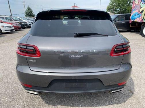 2018 Porsche Macan Base