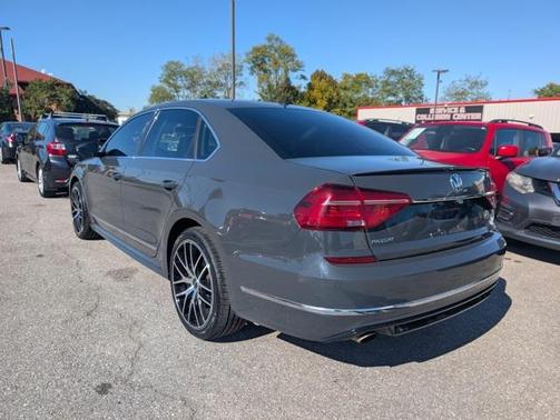 2016 Volkswagen Passat 1.8T R-Line