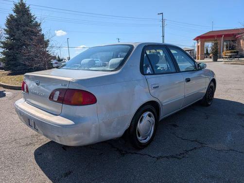 2000 Toyota Corolla LE