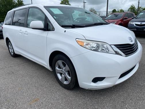 2011 Toyota Sienna LE