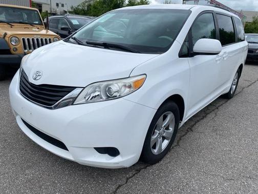 2011 Toyota Sienna LE