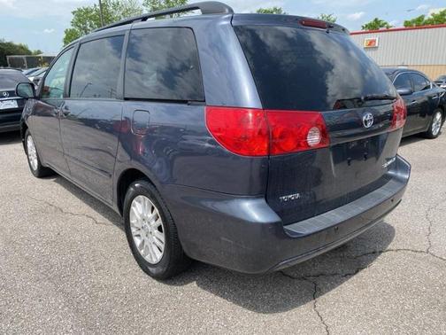 2010 Toyota Sienna XLE