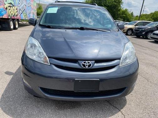 2010 Toyota Sienna XLE