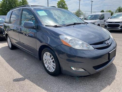 2010 Toyota Sienna XLE