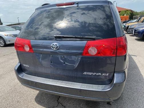2010 Toyota Sienna XLE