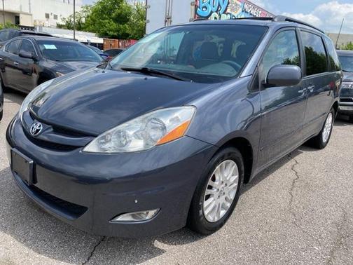 2010 Toyota Sienna XLE
