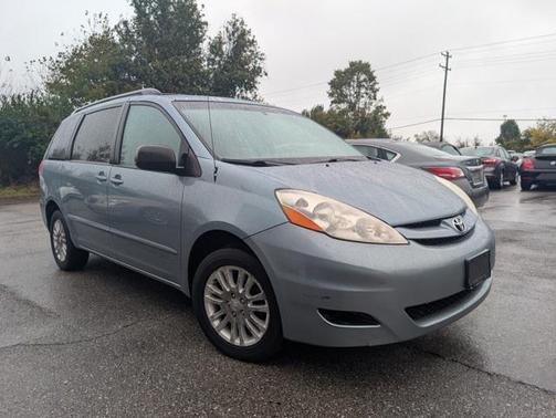 2009 Toyota Sienna LE