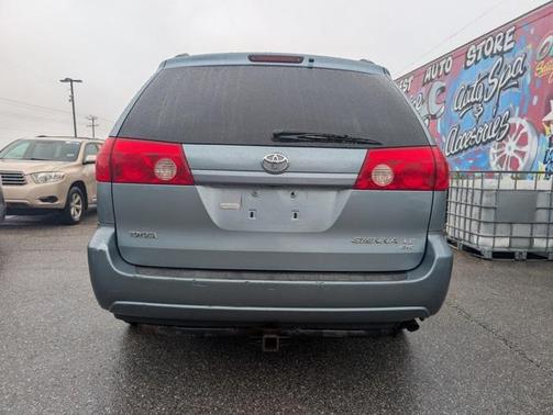 2009 Toyota Sienna LE
