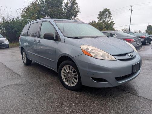 2009 Toyota Sienna LE