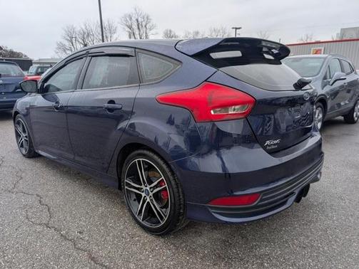 2017 Ford Focus ST 