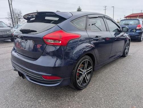 2017 Ford Focus ST 
