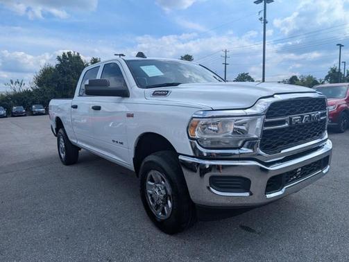 2022 RAM 2500 Tradesman Crew Cab 4x4 6'4' Box