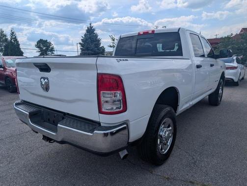 2022 RAM 2500 Tradesman Crew Cab 4x4 6'4' Box