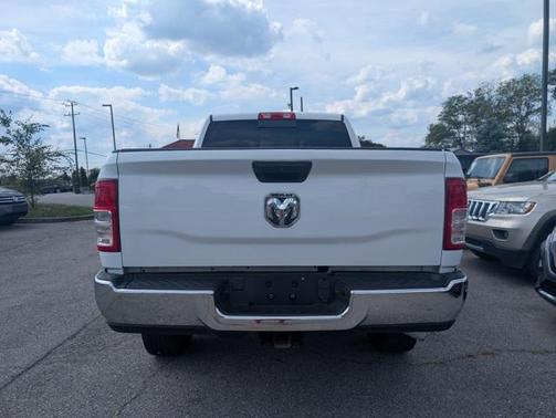 2022 RAM 2500 Tradesman Crew Cab 4x4 6'4' Box