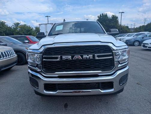 2022 RAM 2500 Tradesman Crew Cab 4x4 6'4' Box