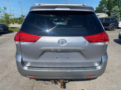 2011 Toyota Sienna XLE
