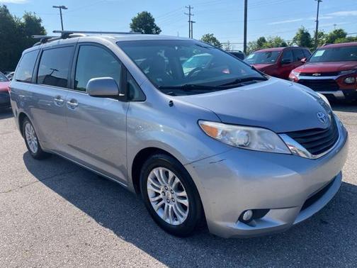 2011 Toyota Sienna XLE