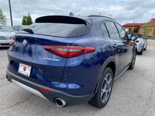 2018 Alfa Romeo Stelvio Sport