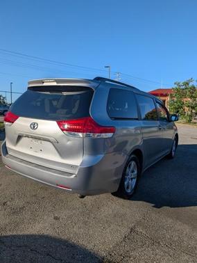 2011 Toyota Sienna LE