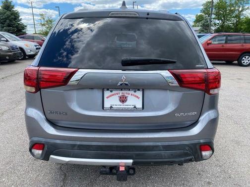 Mercury Gray Metallic 2018 Mitsubishi Outlander ES