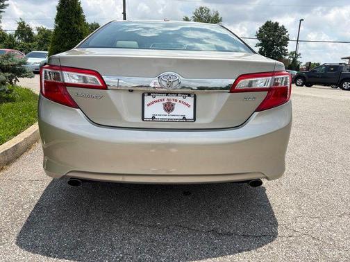 Champagne Mica 2013 Toyota Camry XLE