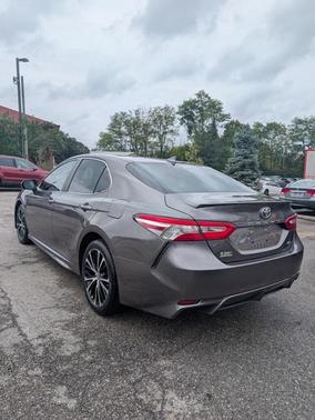 2020 Toyota Camry SE