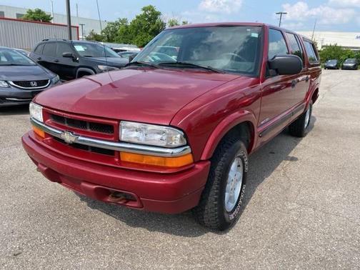 2004 Chevrolet S-10 Base