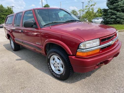 2004 Chevrolet S-10 Base