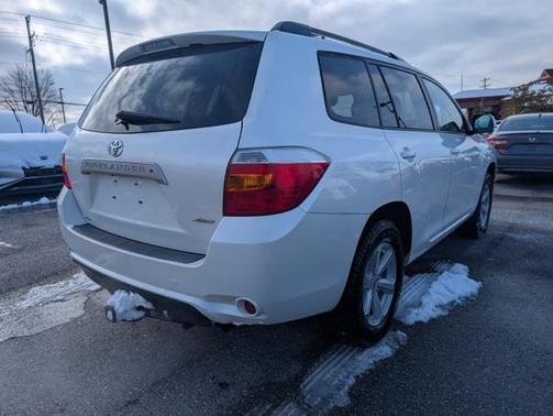 2010 Toyota Highlander SE
