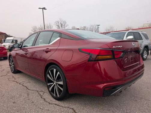 2020 Nissan Altima SR FWD