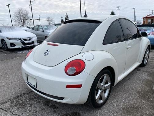2008 Volkswagen New Beetle Triple White
