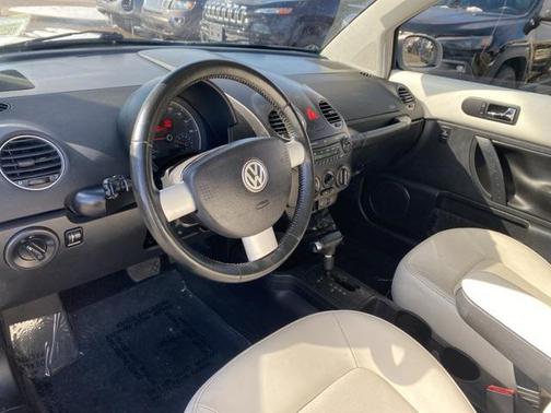 2008 Volkswagen New Beetle Triple White