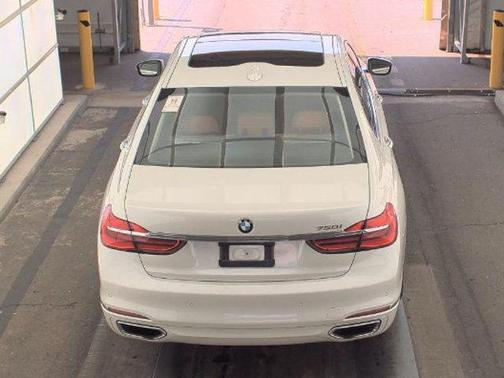 2018 BMW 750 I