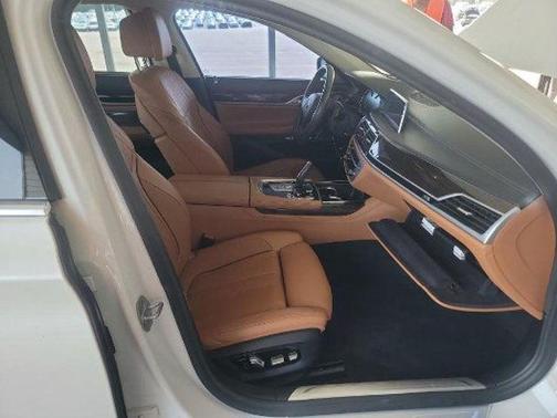 2018 BMW 750 I