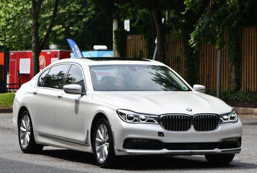 2018 BMW 750 I