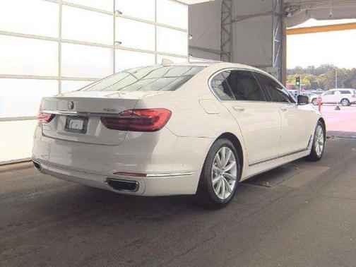 2018 BMW 750 I