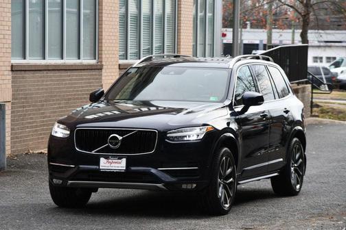 2017 Volvo XC90 T6 Momentum