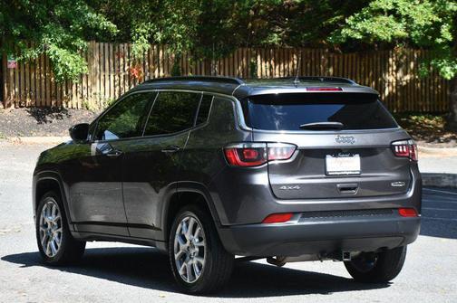 2022 Jeep Compass Latitude Lux