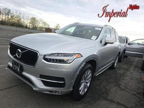 Bright Silver Metallic 2016 Volvo XC90 T6 Momentum