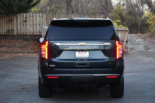 2022 Chevrolet Suburban LT