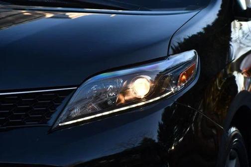 2020 Toyota Sienna SE