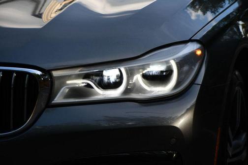 2016 BMW 750 i xDrive